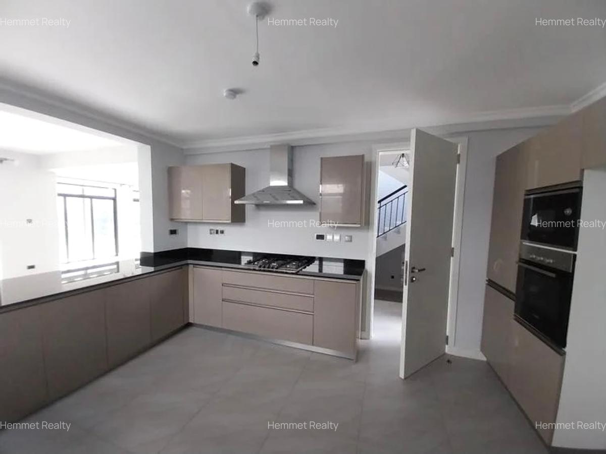 4 Bed Townhouse with En Suite in Runda - 4