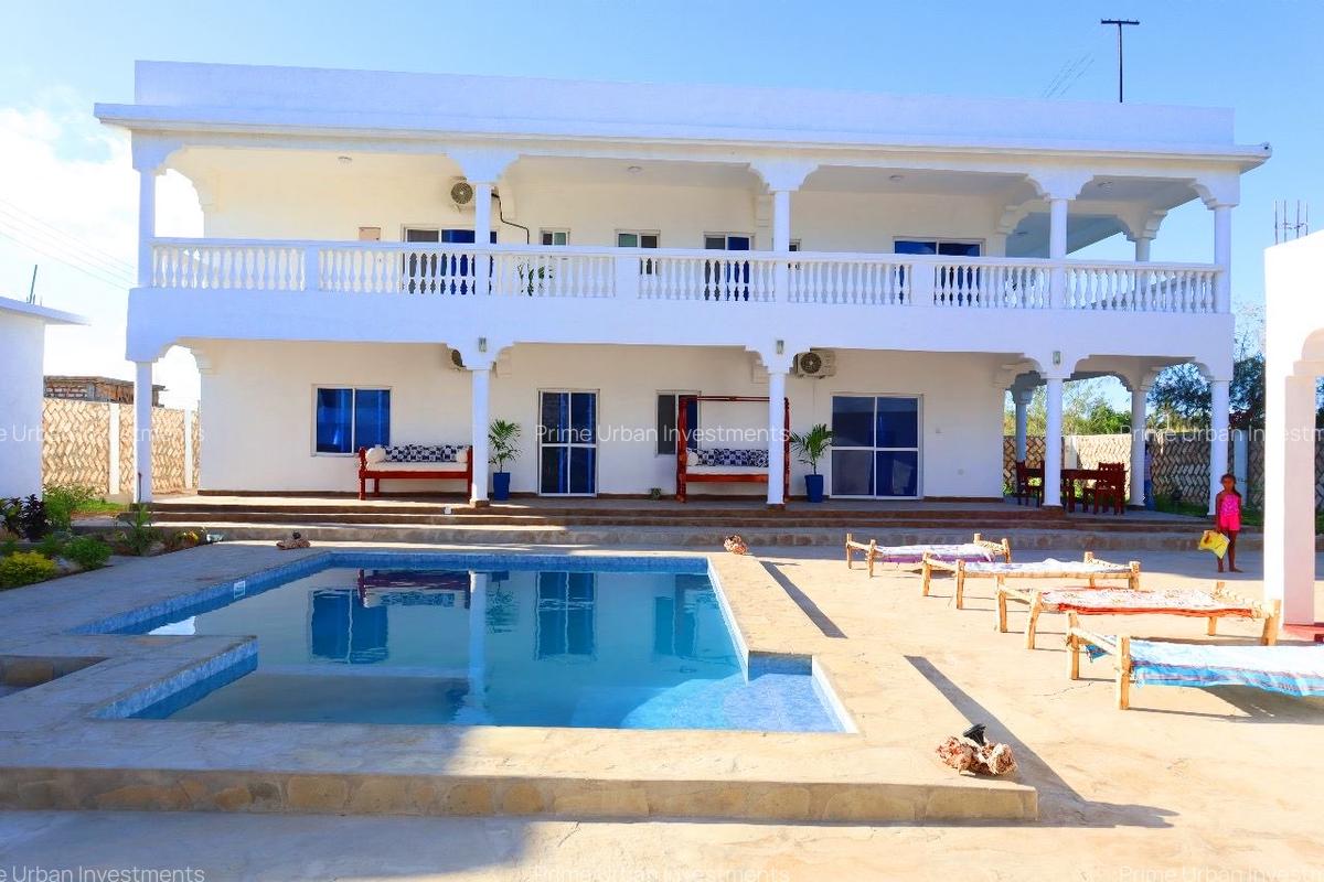 4 Bed Villa with En Suite at Watamu Beach - 5