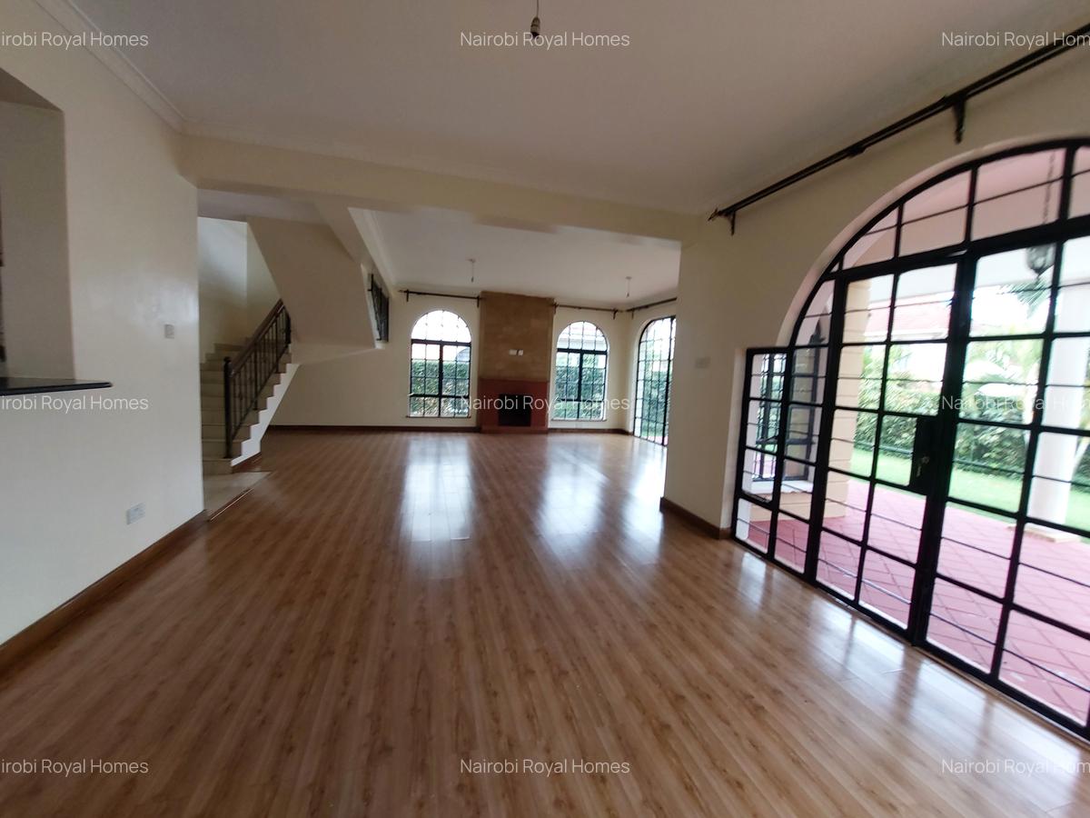 4 Bed House with En Suite at Meadows - 11