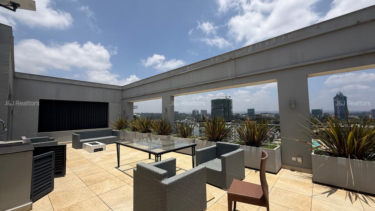 4 Bed Apartment with En Suite in Riverside - 19