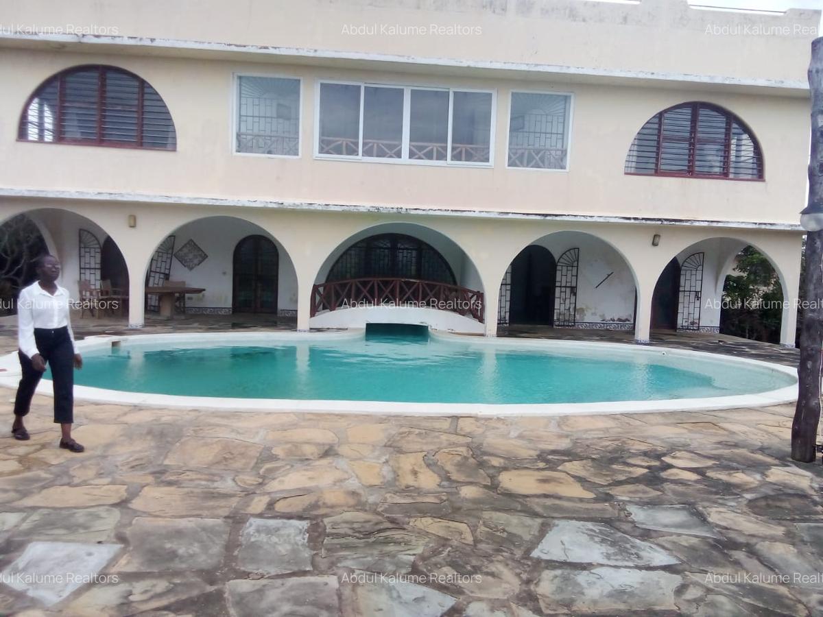 4 Bed House with En Suite at Watamu - 3