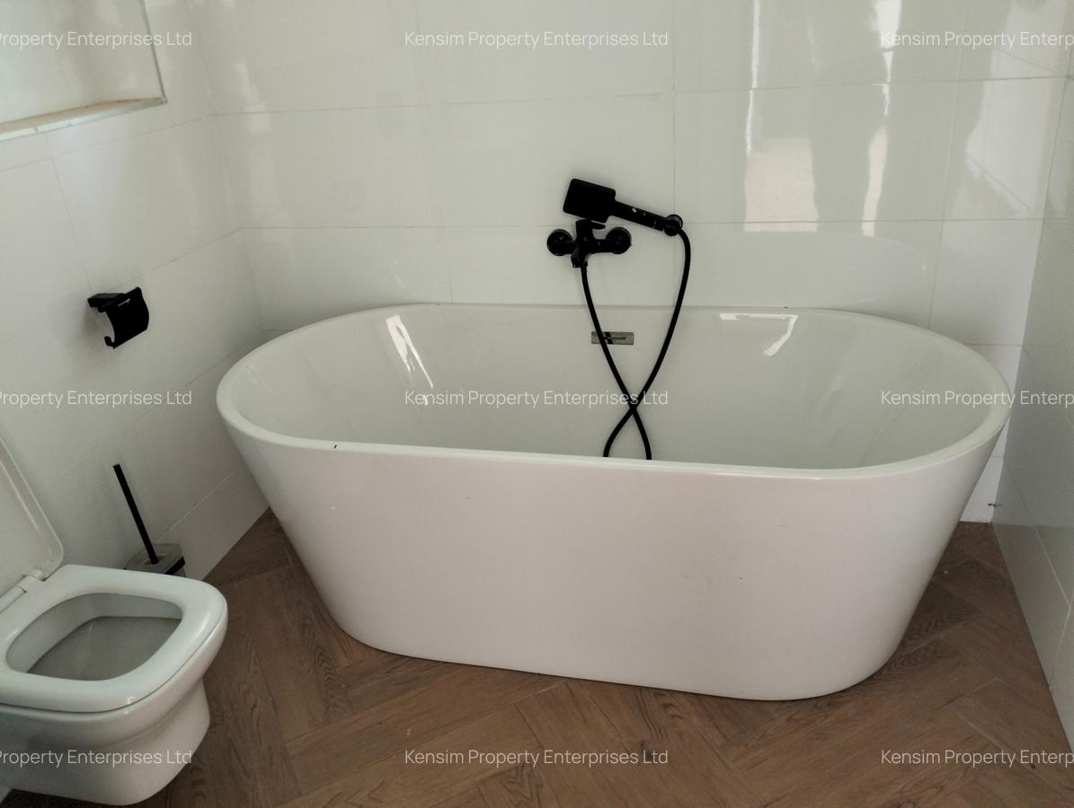 4 Bed Townhouse with En Suite in Lavington - 19