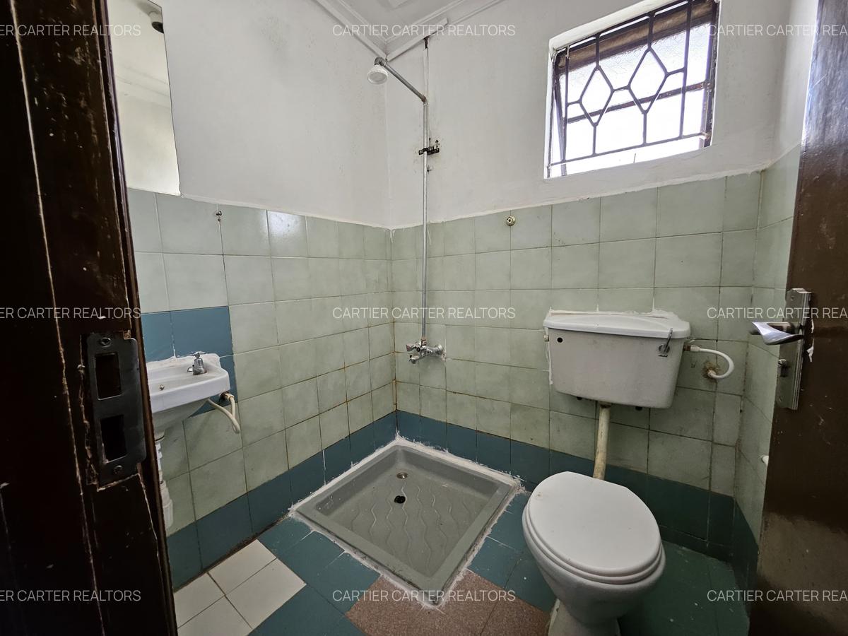 4 Bed House in Buruburu - 5