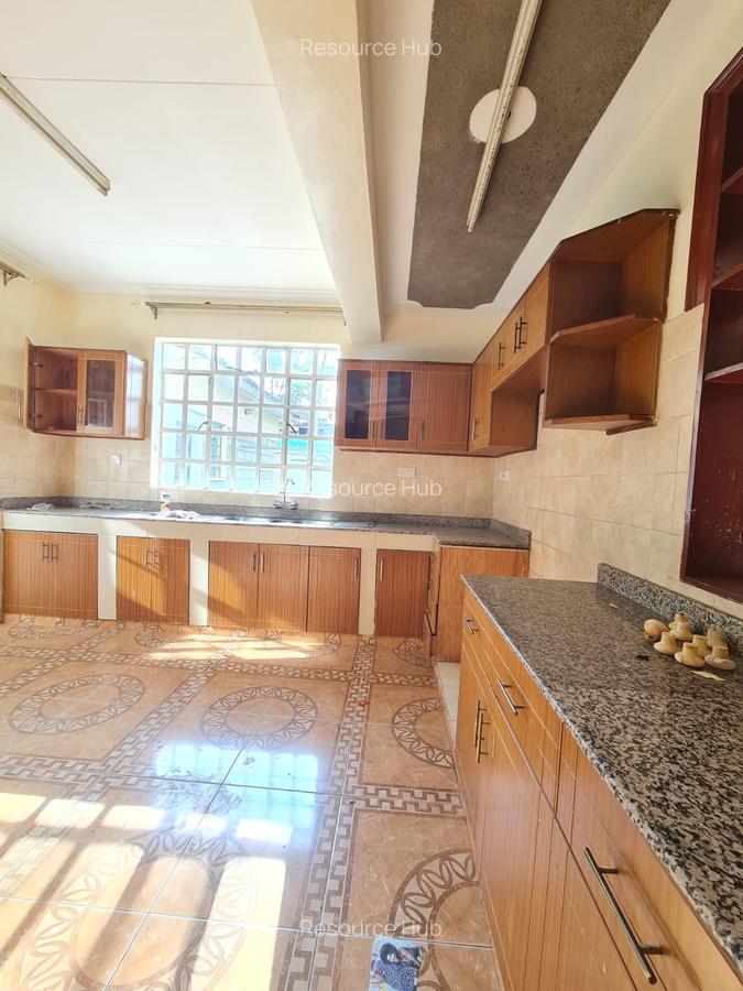 4 Bed House with En Suite at Bomas - 8