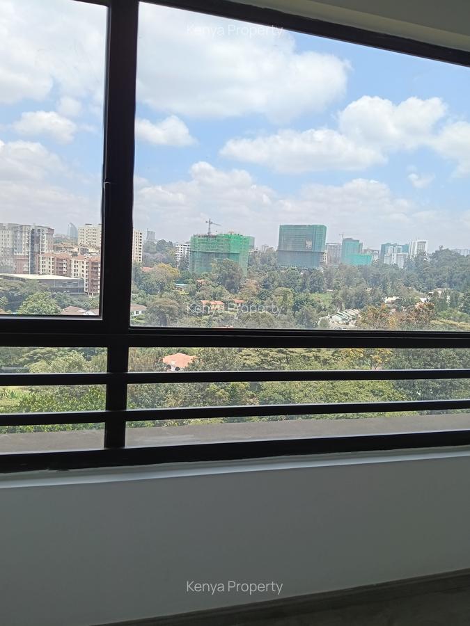 3 Bed Apartment with En Suite at Riverside Drive - 13