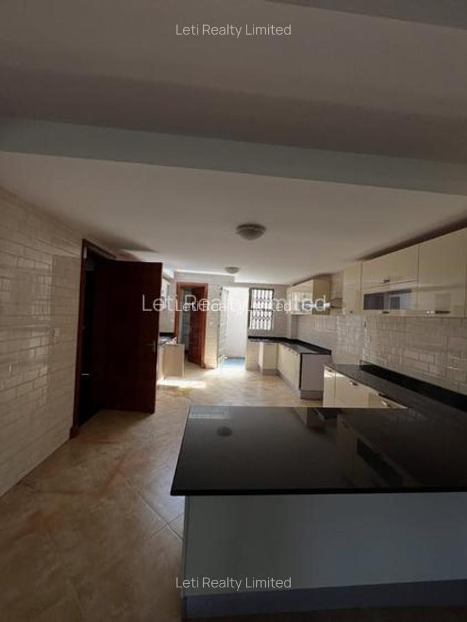 5 Bed Townhouse with En Suite in Lavington - 5