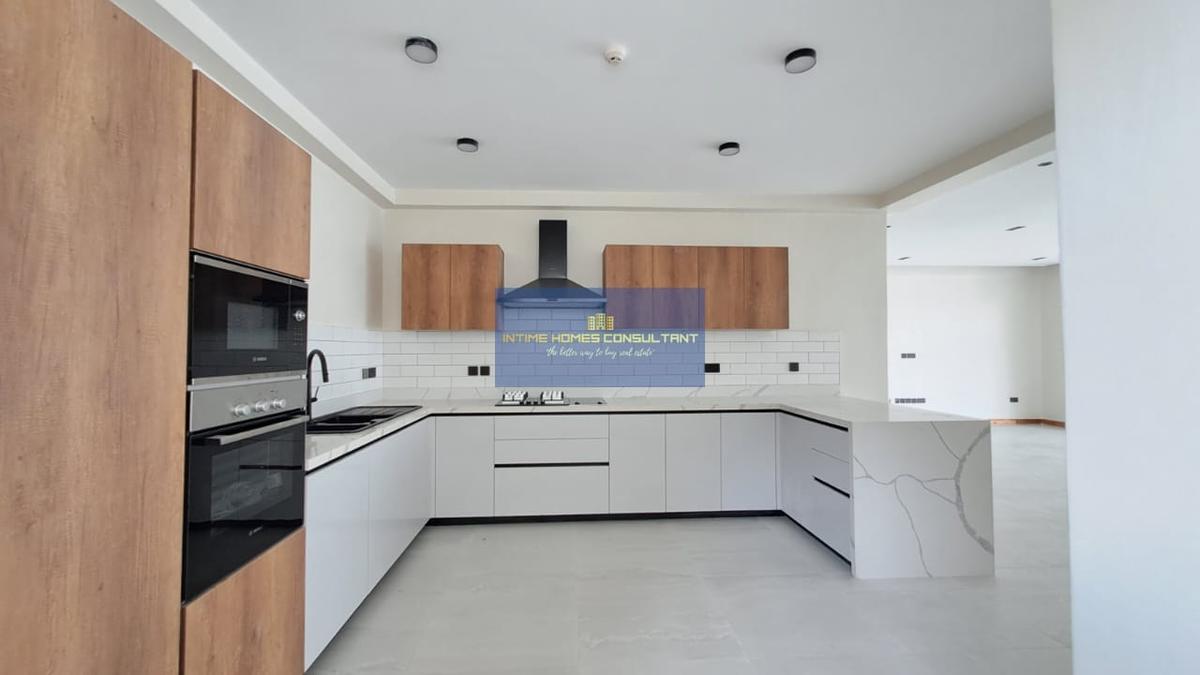 4 Bed Apartment with En Suite in Spring Valley - 2