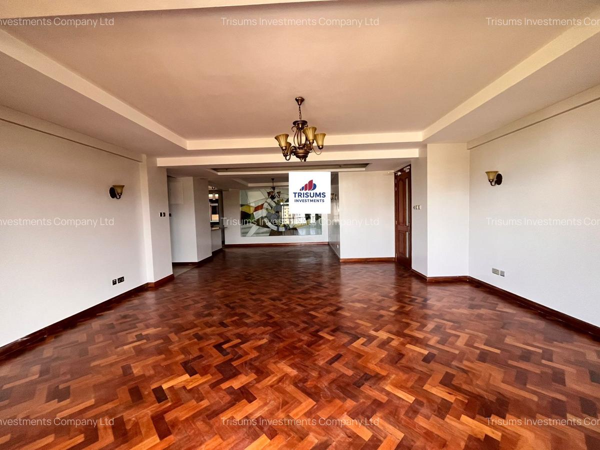 4 Bed Apartment with En Suite in Riverside - 1