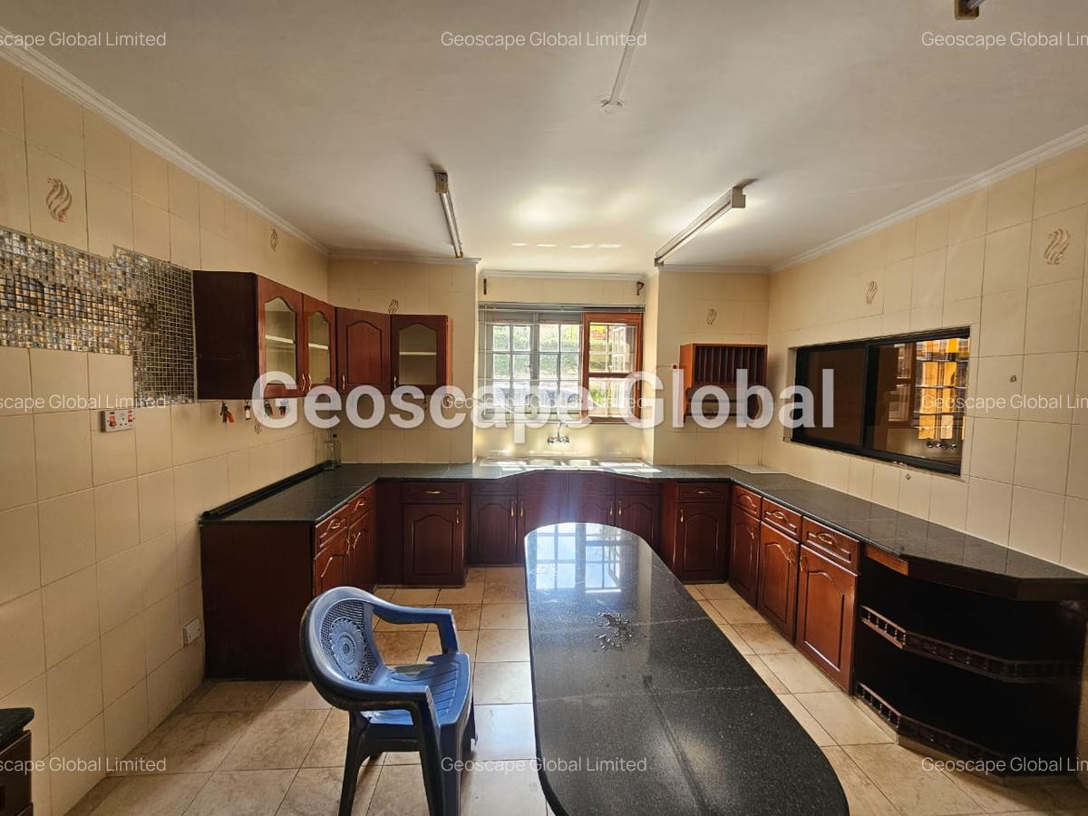 4 Bed House with En Suite in Runda - 13