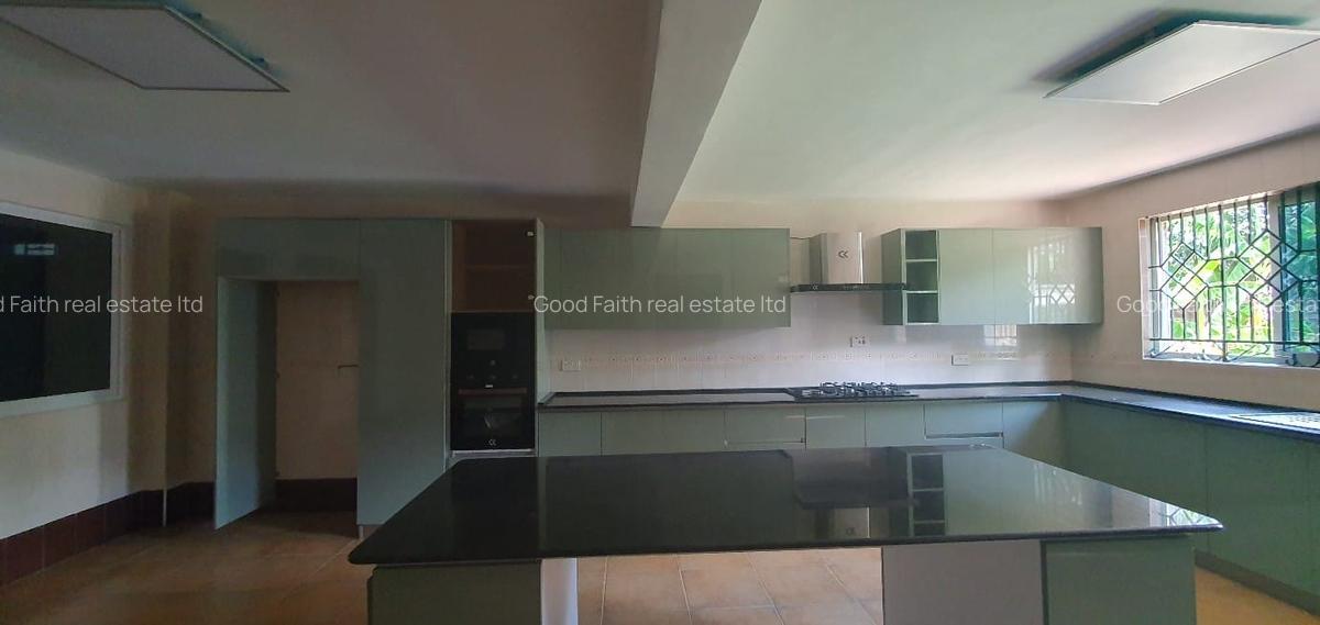 4 Bed House with En Suite in Runda - 3