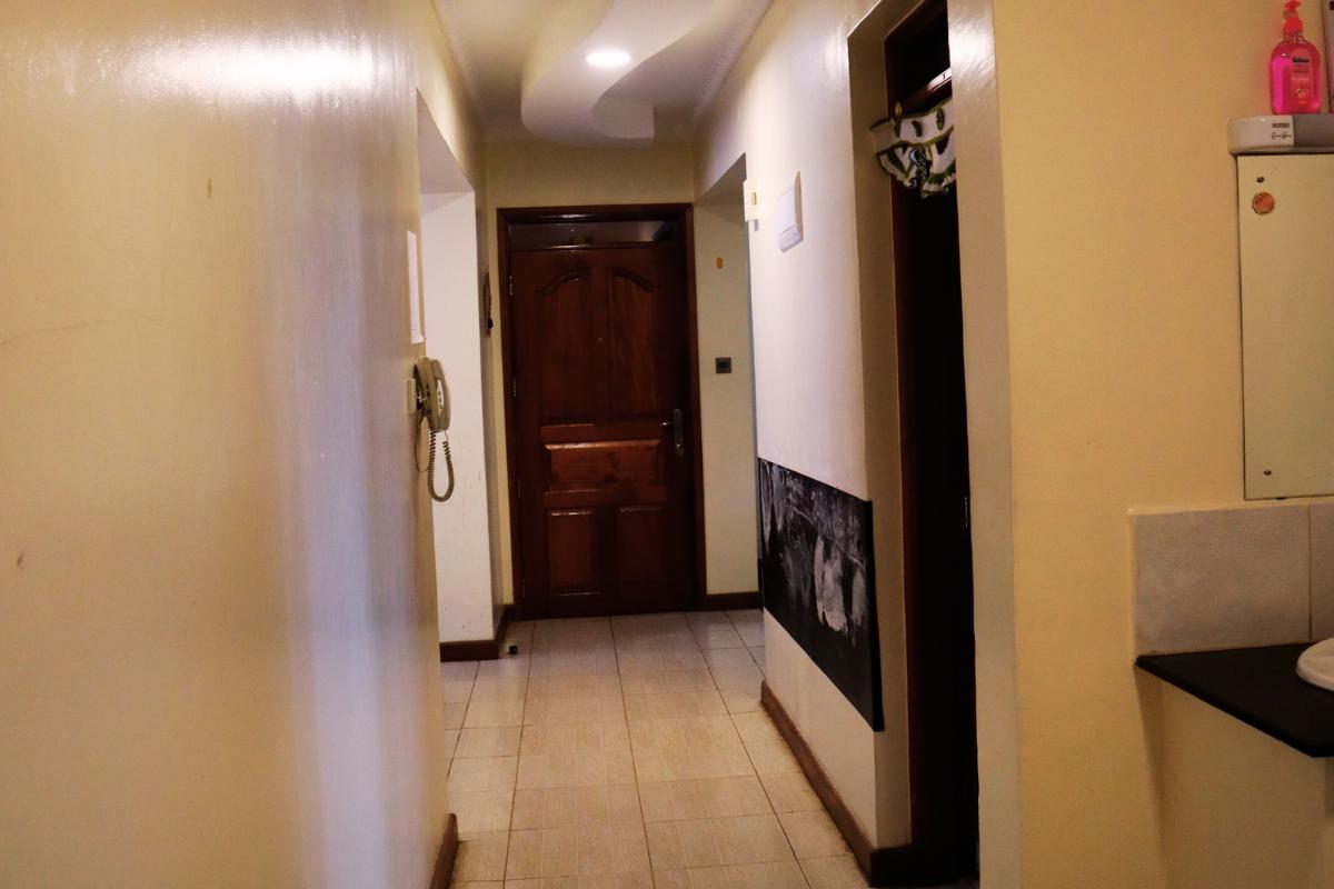 3 Bed Apartment with Borehole in Parklands - 5