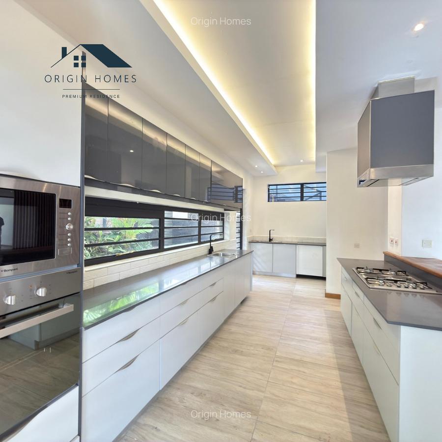 3 Bed House with En Suite at Rosslyn - 2