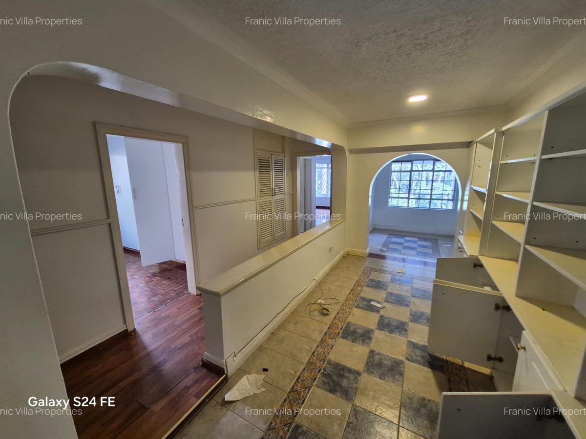 4 Bed House with En Suite at Spring Valley - 6