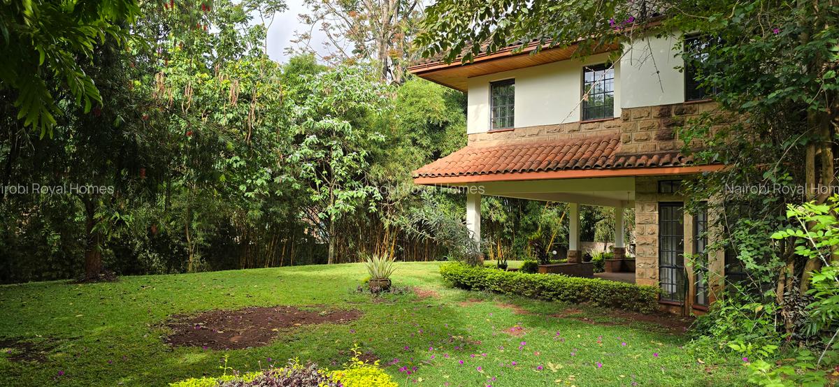 5 Bed House with En Suite at Rosslyn Park - 5