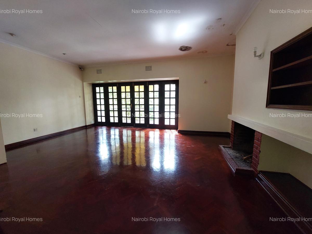 4 Bed House with En Suite at Lavington Green - 7