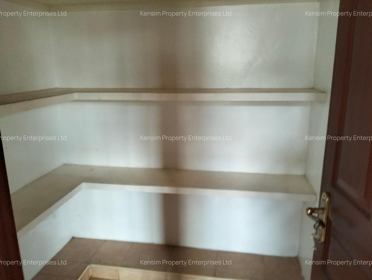 5 Bed Townhouse with En Suite in Lavington - 7