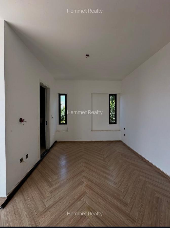 4 Bed Villa with En Suite in Runda - 6