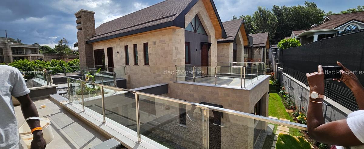 5 Bed House with En Suite in Runda - 17