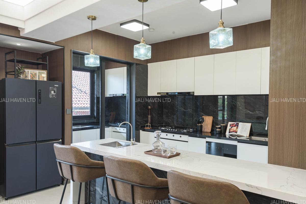 5 Bed Apartment with En Suite in Kilimani - 5