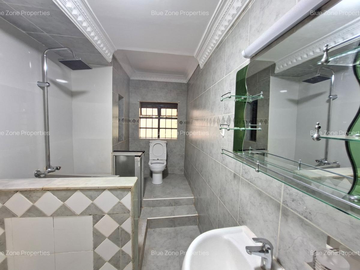 4 Bed House with En Suite at Off Mimosa Rd - 16