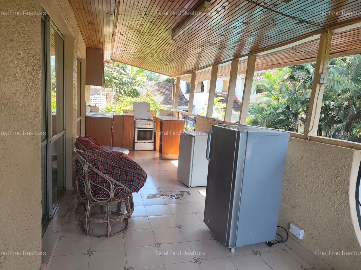 Studio Apartment with Swimming Pool in Runda - 11