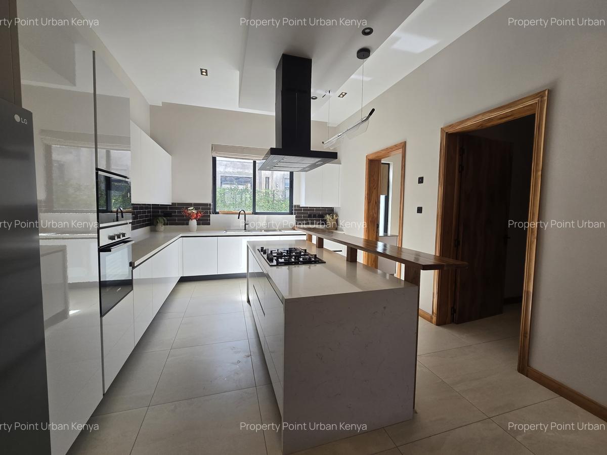 4 Bed Townhouse with En Suite at Kyuna Road - Westlands - Loresho - 9