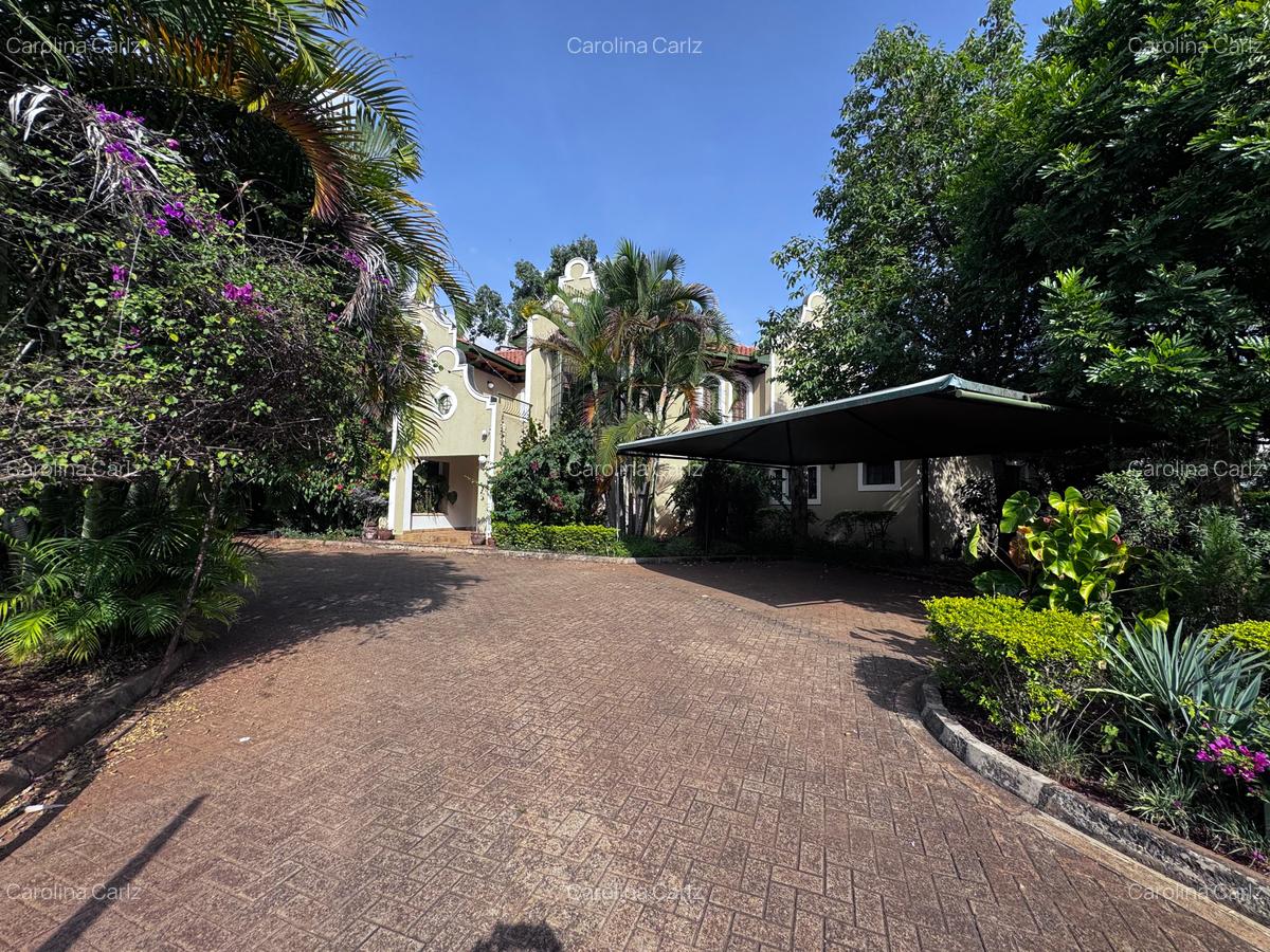 5 Bed House with En Suite in Nyari - 14