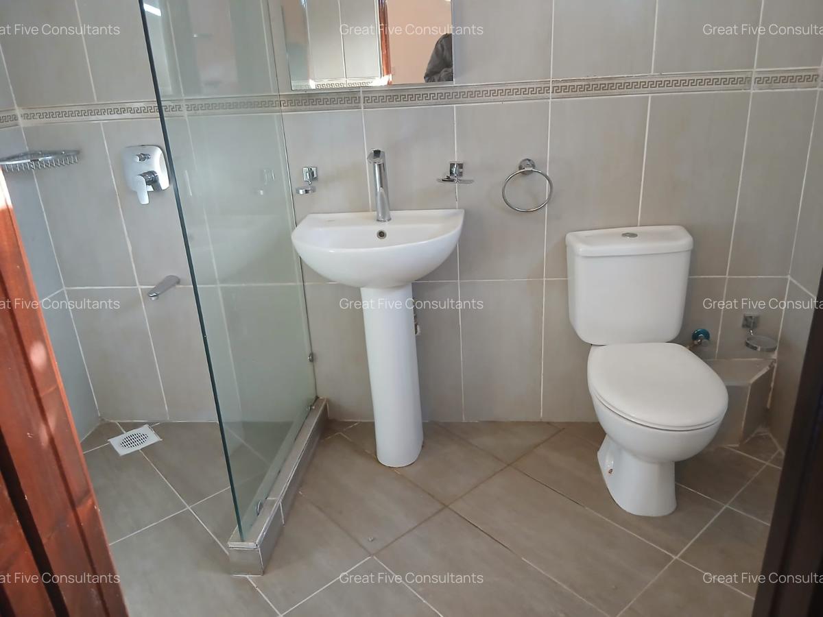 4 Bed Villa with En Suite in Runda - 15