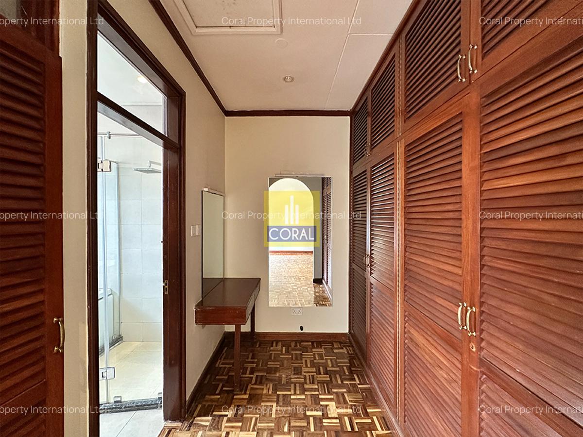 5 Bed Townhouse in Brookside - 11