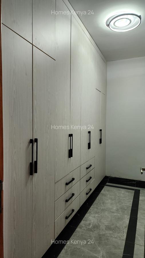 5 Bed House in Runda - 12