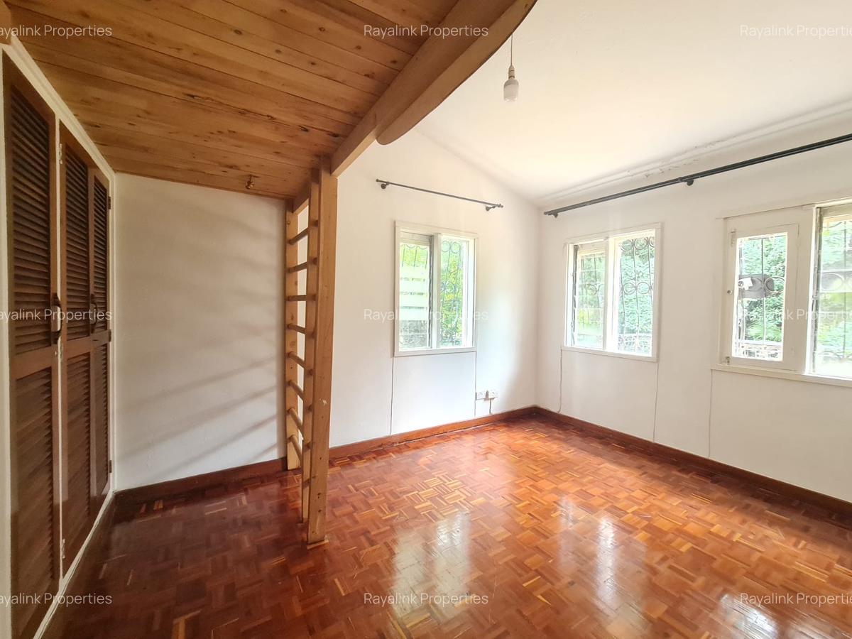 4 Bed House with En Suite at Hillview - 13