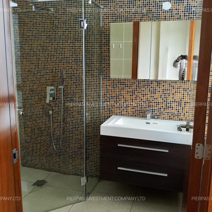 Serviced 3 Bed Apartment with En Suite in Parklands - 10