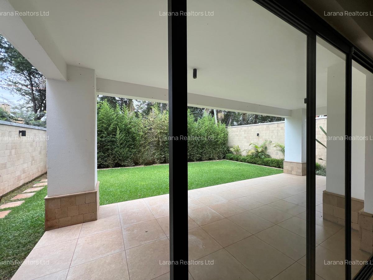 5 Bed Townhouse with En Suite in Kyuna - 16