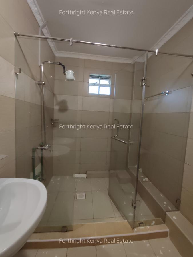 5 Bed House with En Suite at Hardy - 20