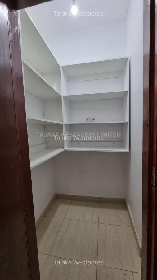 3 Bed Apartment with En Suite at Hatheru Road - 8