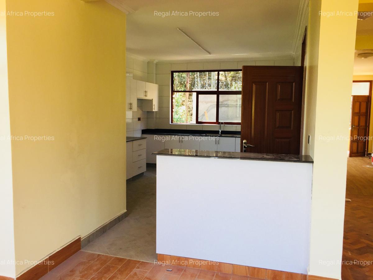 7 Bed House with En Suite in Redhill - 2