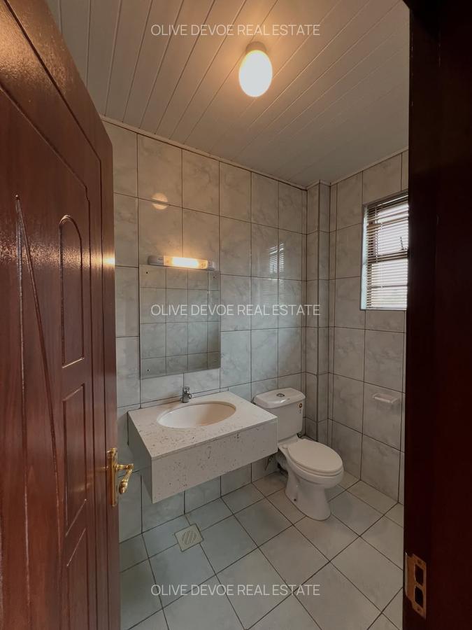 5 Bed Townhouse with En Suite in Karen - 9