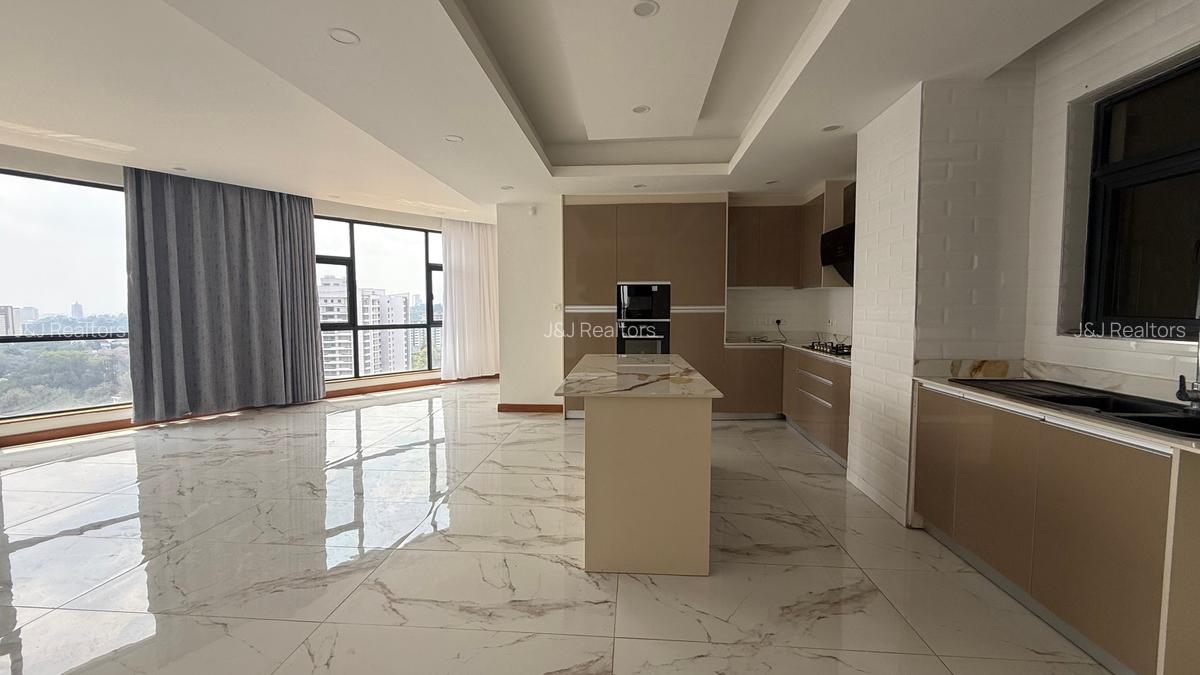 4 Bed Apartment with En Suite in Westlands Area - 9