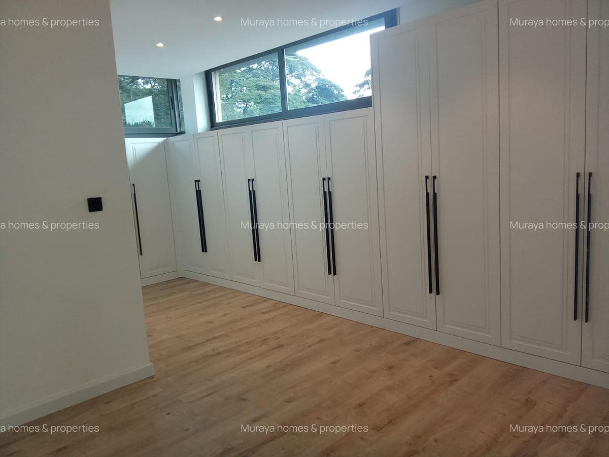 5 Bed Villa with En Suite at Lavington - 9