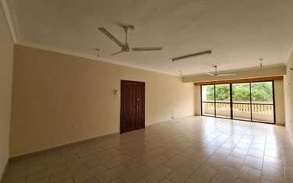 3 Bed Apartment with En Suite at Moyne Drive Nyali - 11