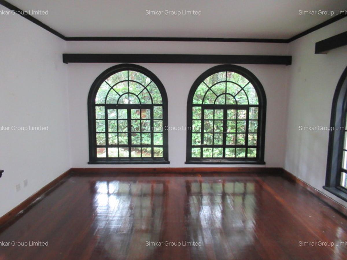 4 Bed Townhouse with En Suite at Riverside - 6