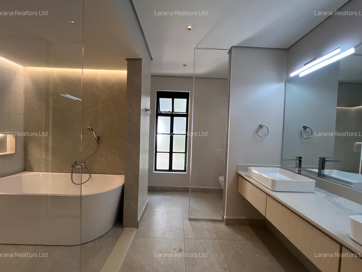 7 Bed Townhouse with En Suite at Covent Dr - 15