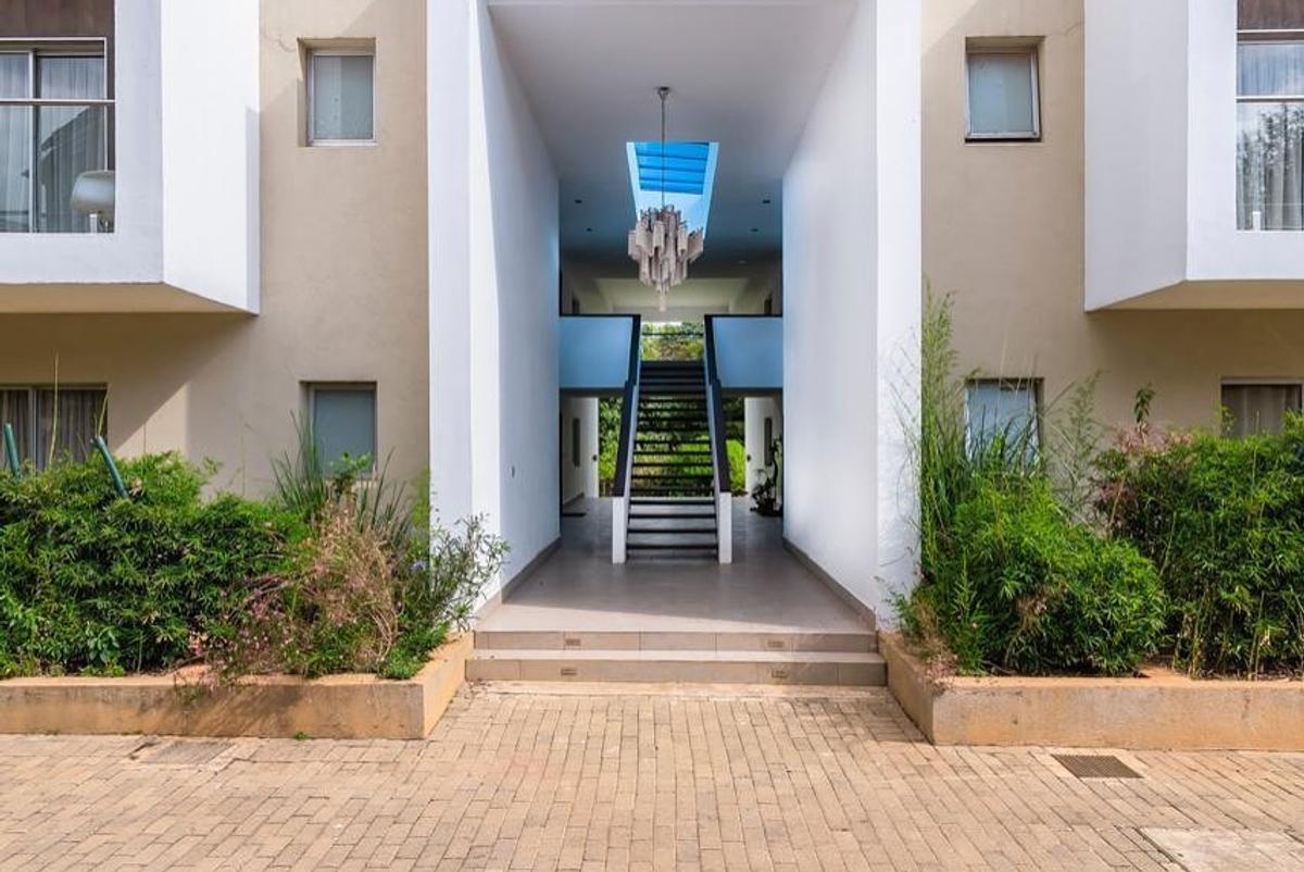 3 Bed Apartment with En Suite at Westlands - 8