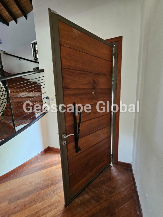 5 Bed House with En Suite in Runda - 12