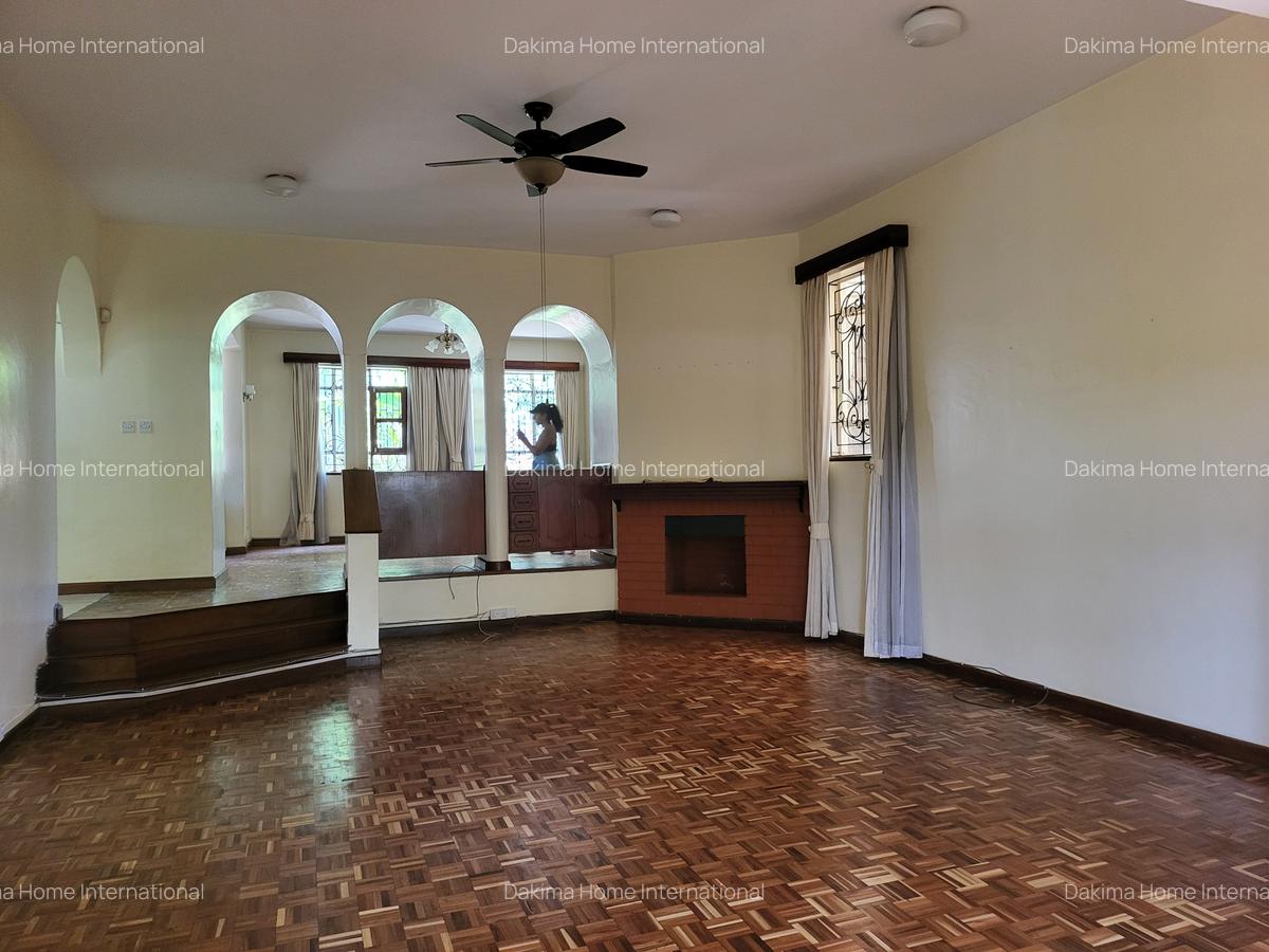 5 Bed House with En Suite in Nyari - 6