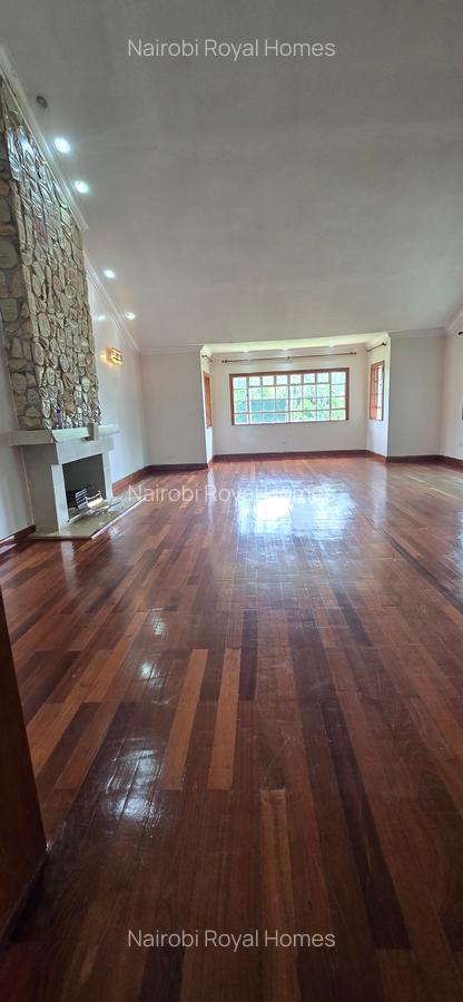 4 Bed House with En Suite at Mimosas Drive - 16