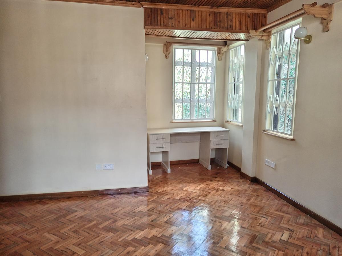 4 Bed Townhouse with En Suite at Bendera - 6