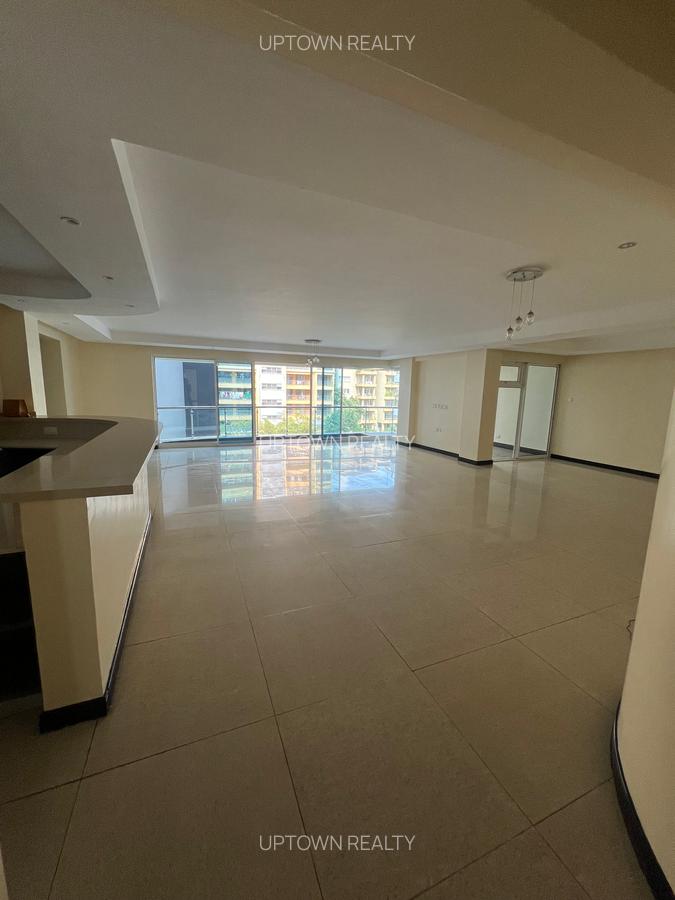 3 Bed Apartment with En Suite at Riverside - 9