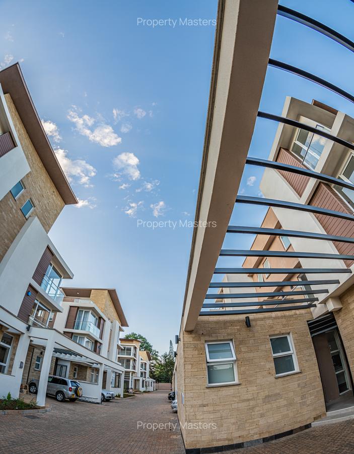 4 Bed Townhouse with En Suite at Kabasiran Avenue - 15