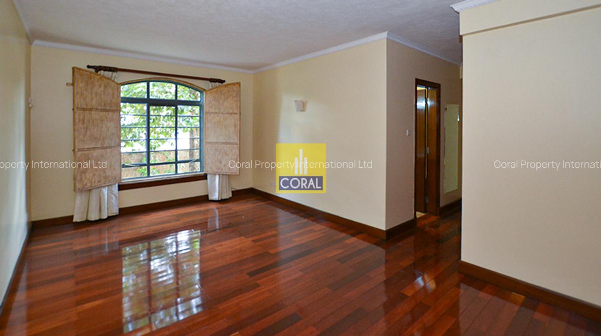 3 Bed Apartment in Riverside - 9